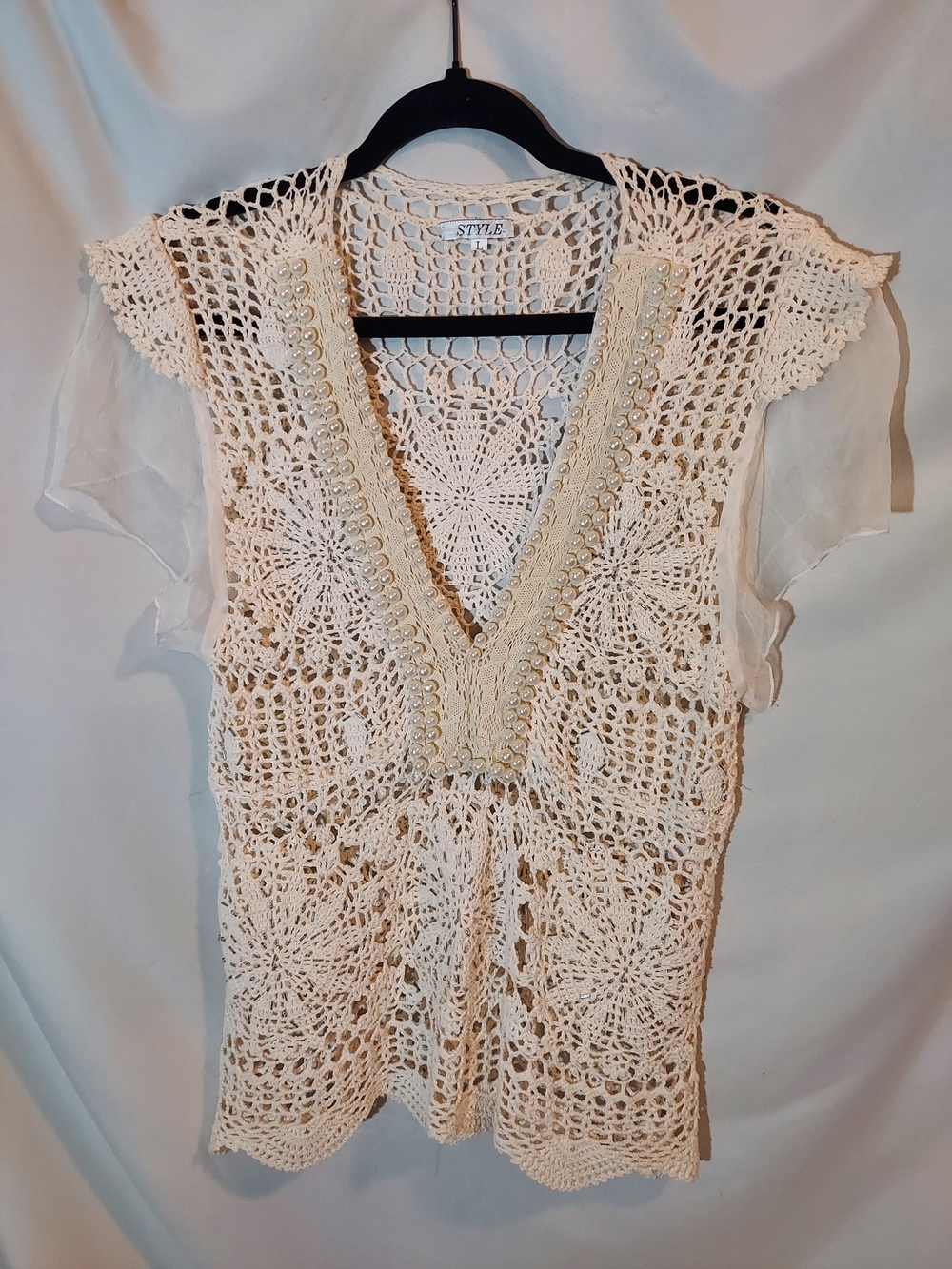 VTG Style & Co. Boho Cream Crochet Pearl Embellished Boho Glam Top - Size L